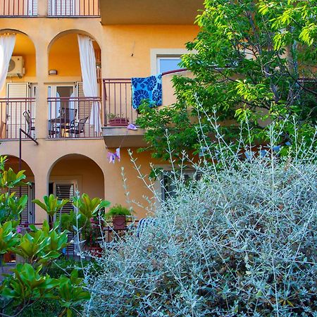 Seaside Gateway Apartment Kaštela Kültér fotó